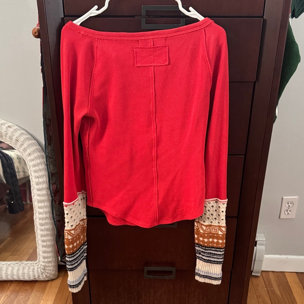 We the Free All in Cuff Red Long Sleeve Top Large Worn once - Picture 6 of 6